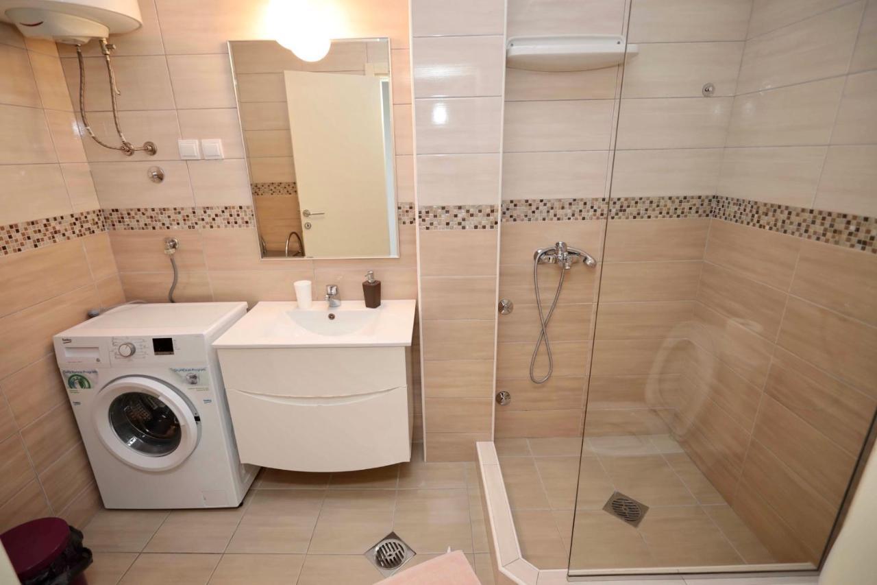 Guest House Maslina Petrovac Buitenkant foto