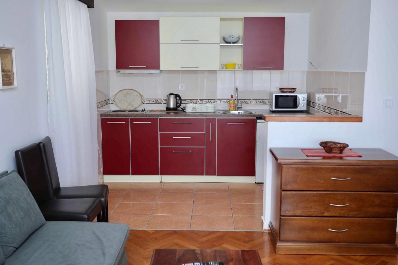 Guest House Maslina Petrovac Buitenkant foto